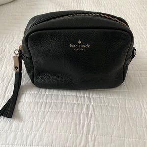 Kate Spade black pebble leather small crossbody ♠️